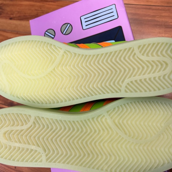 Adidas X Simpsons Superstar Squishe - Picture 2 of 5